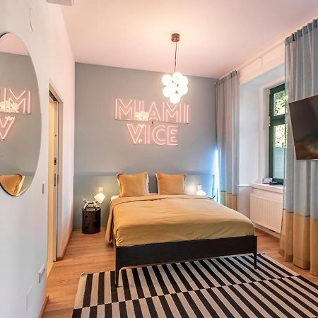 Sissi West Hotel Wina Bagian luar foto