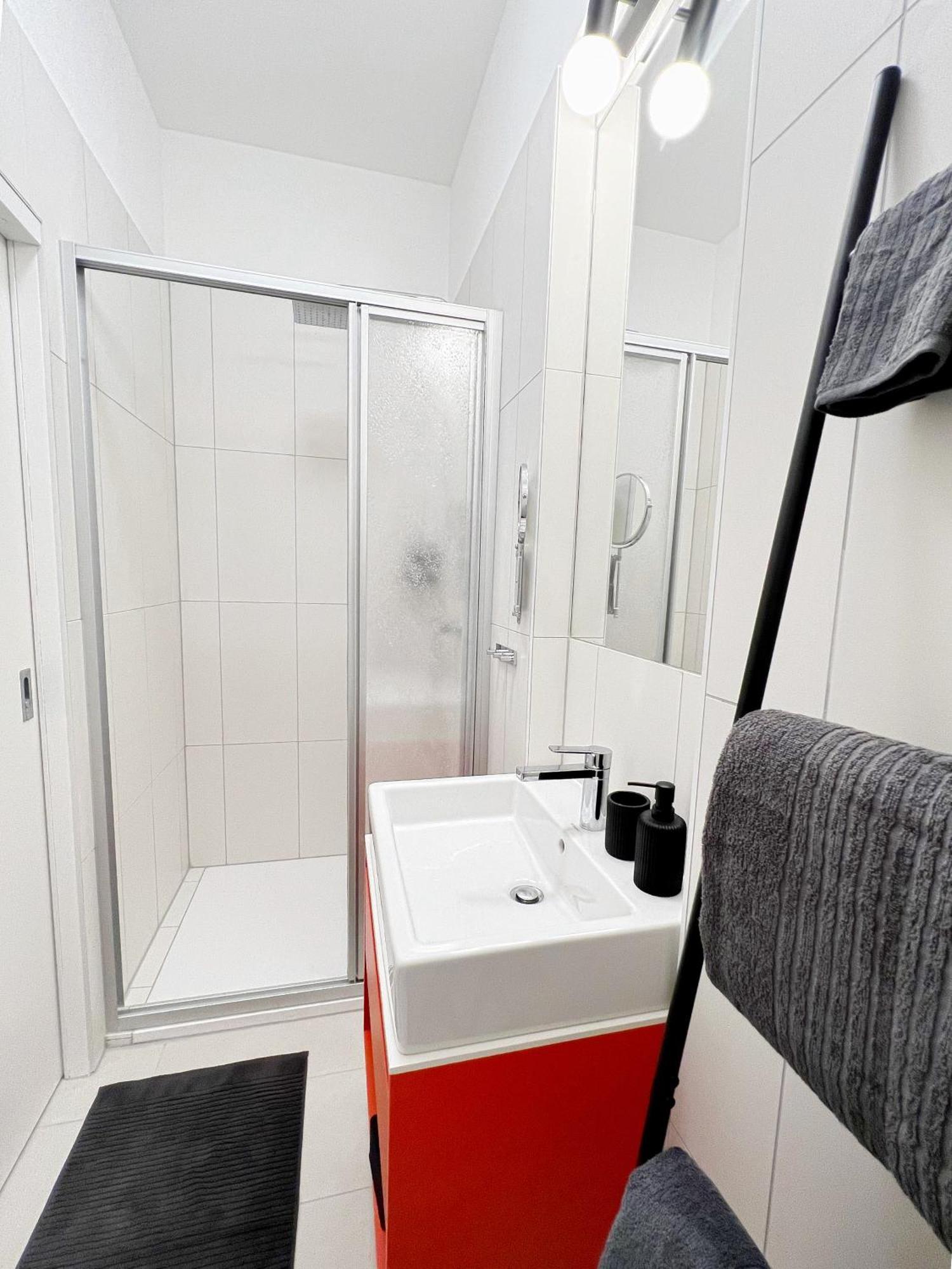 Sissi West Hotel Wina Bagian luar foto