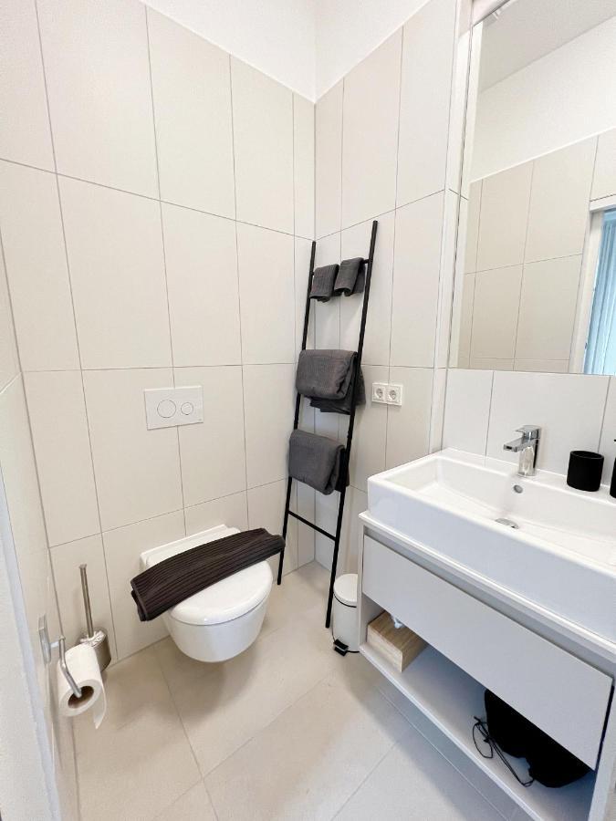 Sissi West Hotel Wina Bagian luar foto