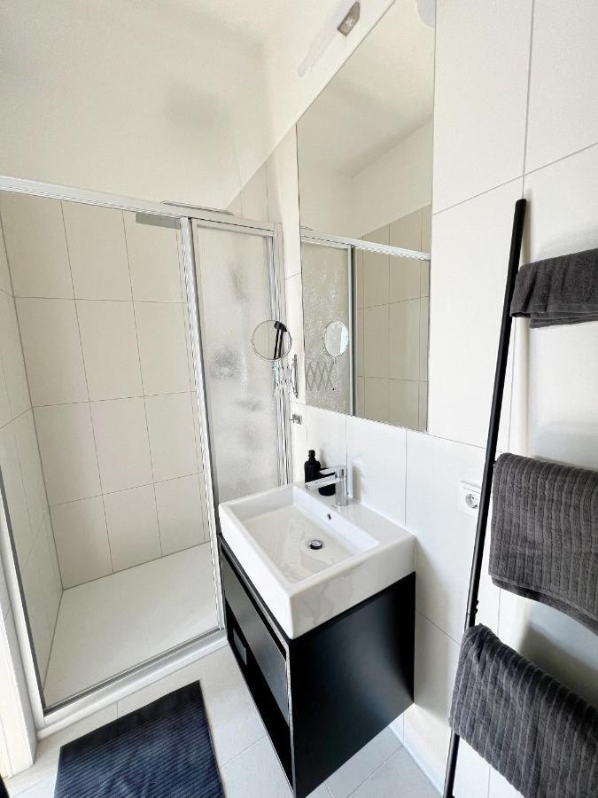 Sissi West Hotel Wina Bagian luar foto