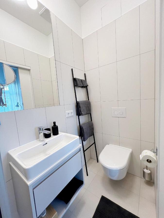 Sissi West Hotel Wina Bagian luar foto