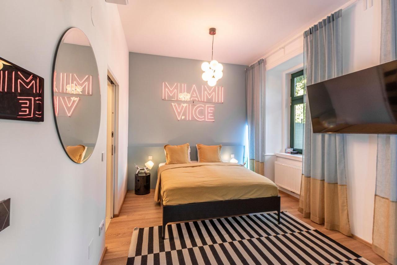 Sissi West Hotel Wina Bagian luar foto